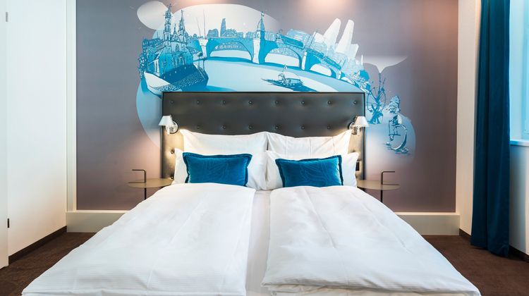 Motel One Basel Room