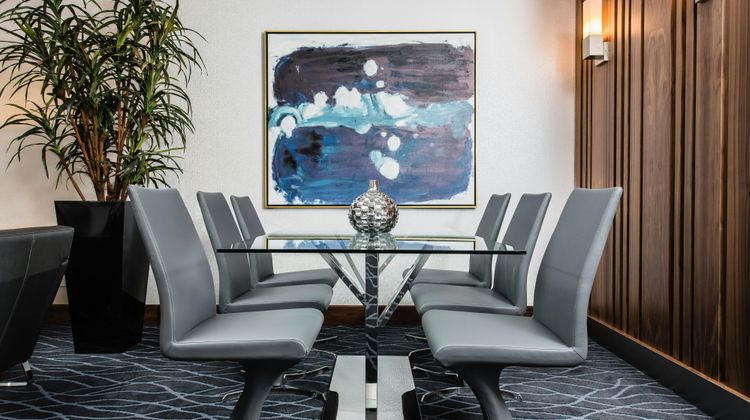 Delta Hotels by Marriott Waterloo Suite