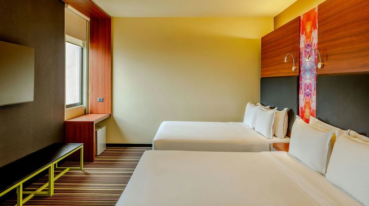 Aloft Asuncion Room