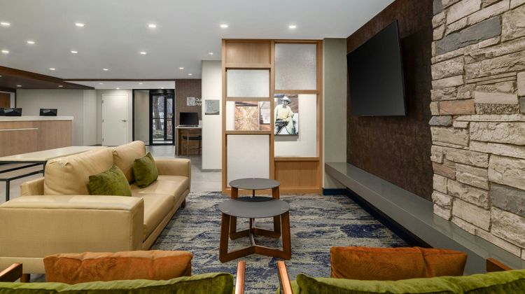Fairfield Inn & Suites Clinton Lobby