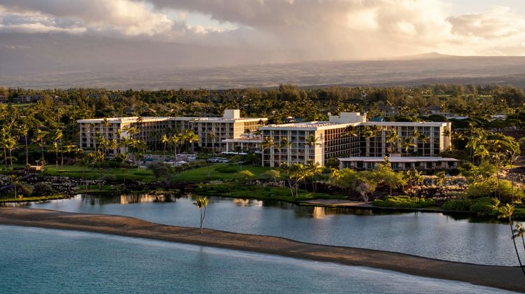 Waikoloa Beach Marriott Resort & Spa Exterior