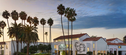 Casablanca Inn Exterior