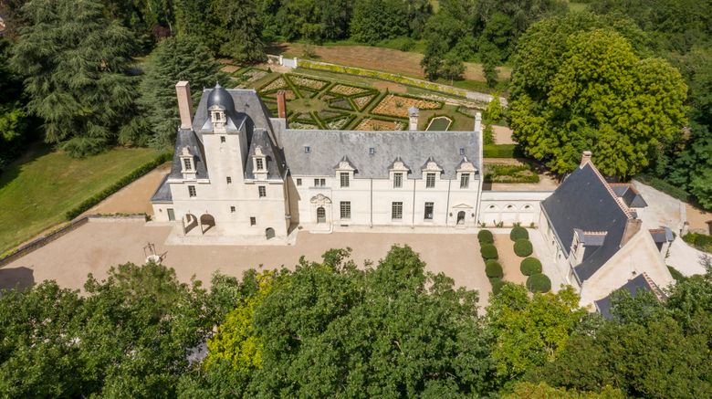 Chateau Louise de la Valliere Exterior. Images powered by <a href="https://www.leonardoworldwide.com" target="_blank" rel="noopener">Leonardo</a>.