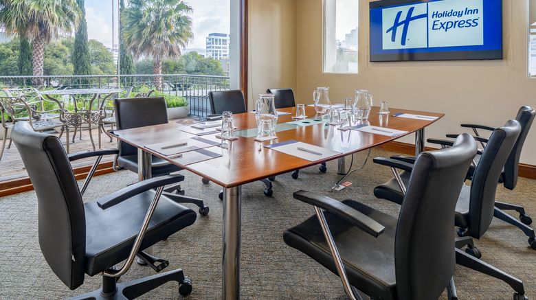 <b>Holiday Inn Express, Quito Meeting</b>. Images powered by <a href="https://www.leonardoworldwide.com/" title="Leonardo Worldwide" target="_blank">Leonardo</a>.