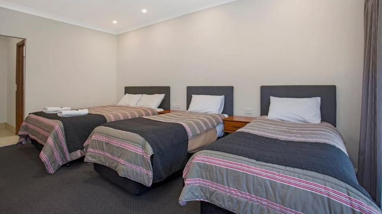 Manifold Motor Inn Room