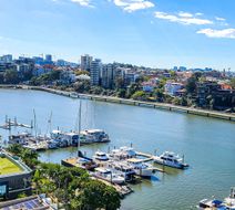 Dockside Brisbane Apartments Room