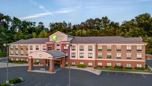 Holiday Inn Express Hotel & Suites