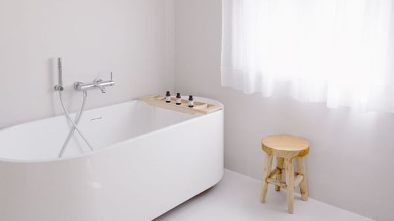 <b>Les Hortensias du Lac Room</b>. Images powered by <a href="https://www.leonardoworldwide.com/" title="Leonardo Worldwide" target="_blank">Leonardo</a>.