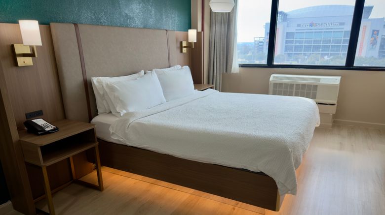 <b>Holiday Inn Houston NRG/Medical Center Room</b>. Images powered by <a href="https://www.leonardoworldwide.com/" title="Leonardo Worldwide" target="_blank">Leonardo</a>.