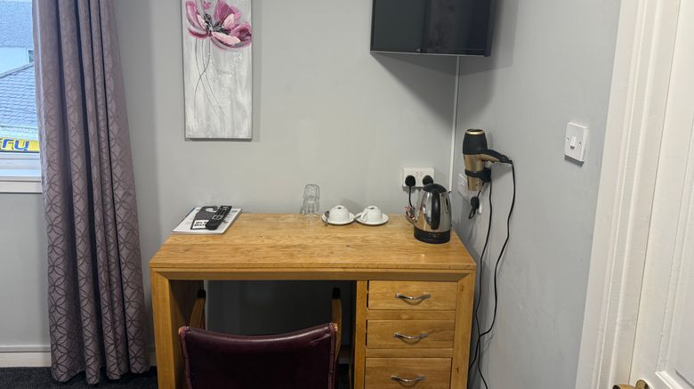 <b>The County Hotel Room</b>. Images powered by <a href="https://www.leonardoworldwide.com/" title="Leonardo Worldwide" target="_blank">Leonardo</a>.