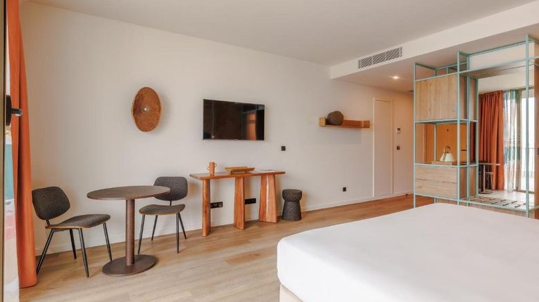 <b>Upon Harbor Hotel Room</b>. Images powered by <a href="https://www.leonardoworldwide.com/" title="Leonardo Worldwide" target="_blank">Leonardo</a>.