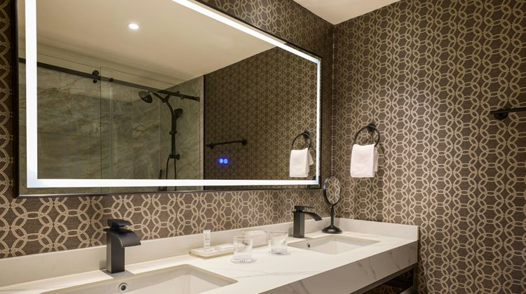 Los Angeles Airport Marriott Room