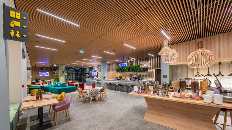 <b>Hampton Wroclaw Airport Lobby</b>. Images powered by <a href="https://www.leonardoworldwide.com/" title="Leonardo Worldwide" target="_blank">Leonardo</a>.