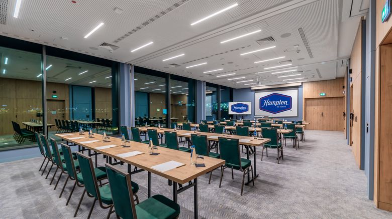<b>Hampton Wroclaw Airport Meeting</b>. Images powered by <a href="https://www.leonardoworldwide.com/" title="Leonardo Worldwide" target="_blank">Leonardo</a>.