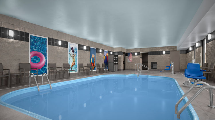 Holiday Inn Express Fargo Pool