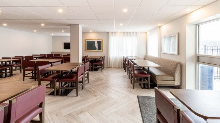 Holiday Inn Express & Suites Halifax Restaurant
