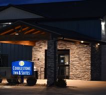 Cobblestone Inn & Suites Exterior