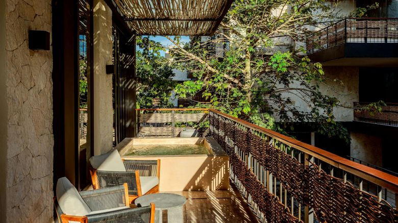 <b>Bloom Tulum Apartments Pool</b>. Images powered by <a href="https://www.leonardoworldwide.com/" title="Leonardo Worldwide" target="_blank">Leonardo</a>.