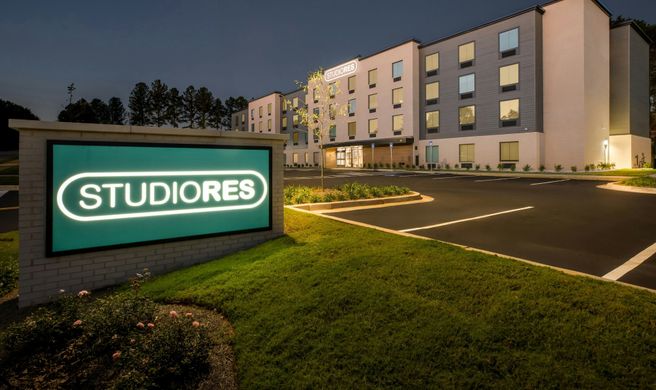 StudioRes Greensboro Airport Exterior