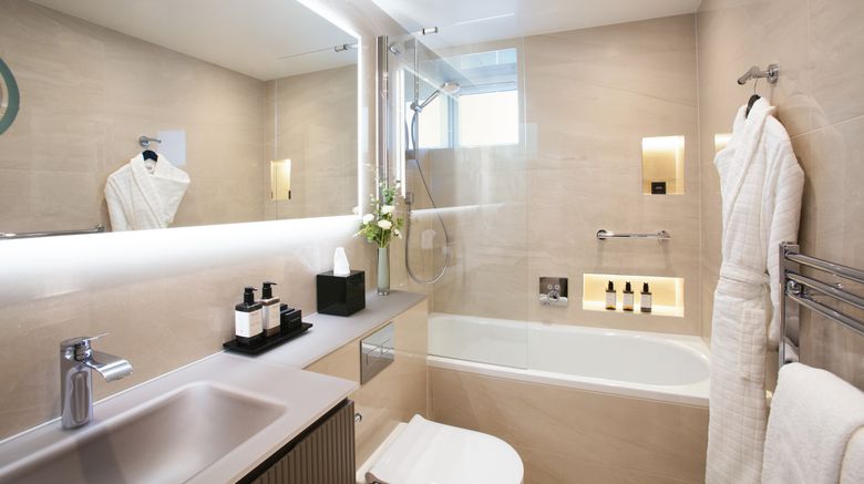 <b>The Rathbone Hotel London Room</b>. Images powered by <a href="https://www.leonardoworldwide.com/" title="Leonardo Worldwide" target="_blank">Leonardo</a>.