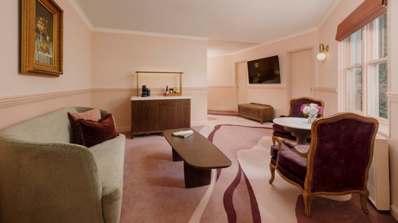 <b>Milton Park Country House Hotel Suite</b>. Images powered by <a href="https://www.leonardoworldwide.com/" title="Leonardo Worldwide" target="_blank">Leonardo</a>.