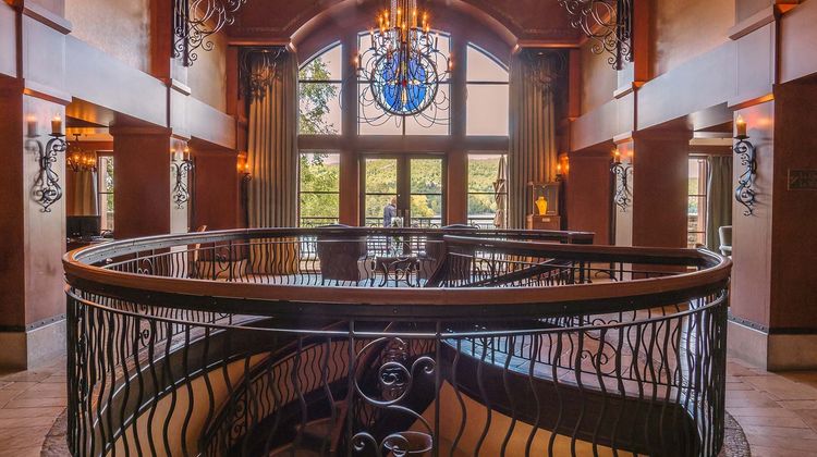 Quintessence Resort Hotel Lobby