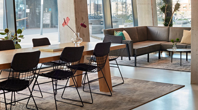 YAYS Amsterdam Docklands Lobby