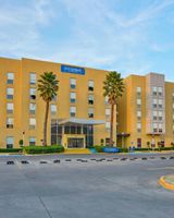 City Express by Marriott Plaza Central