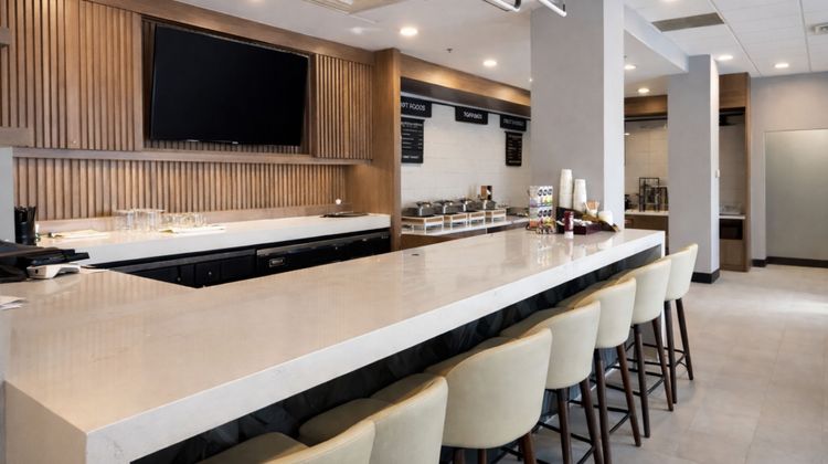 Holiday Inn & Suites Mississauga Restaurant