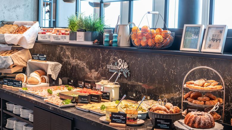 <b>Motel One Berlin Upper West Restaurant</b>. Images powered by <a href="https://www.leonardoworldwide.com/" title="Leonardo Worldwide" target="_blank">Leonardo</a>.