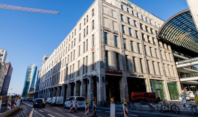 Motel One Berlin-Potsdamer Platz Exterior