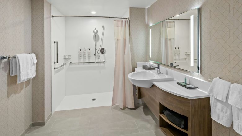 <b>SpringHill Suites Pittsburgh Airport Room</b>. Images powered by <a href="https://www.leonardoworldwide.com/" title="Leonardo Worldwide" target="_blank">Leonardo</a>.