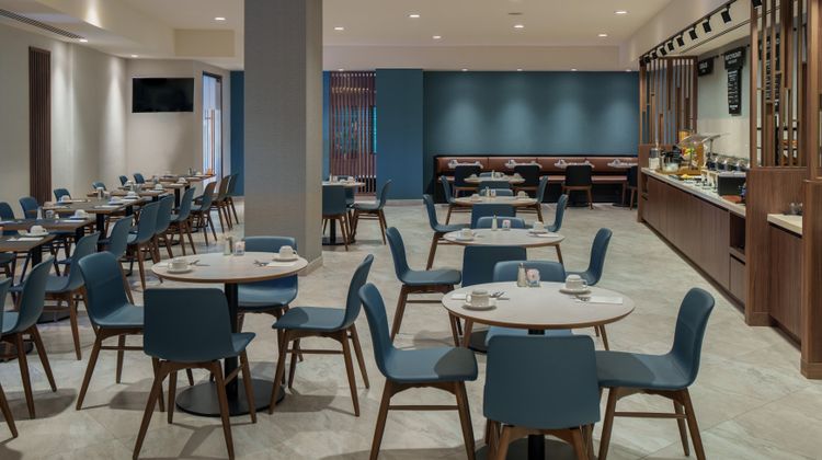 Holiday Inn Laval-Montreal Restaurant