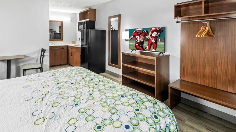 <b>HomeTowne Florence, KY-Cincinnati Room</b>. Images powered by <a href="https://www.leonardoworldwide.com/" title="Leonardo Worldwide" target="_blank">Leonardo</a>.