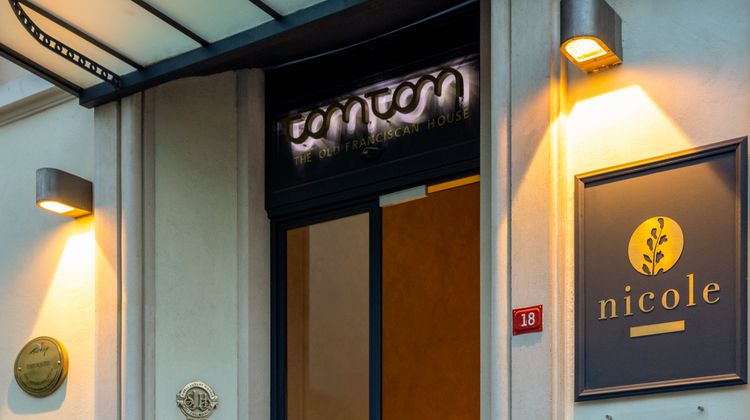 TomTom Suites Exterior