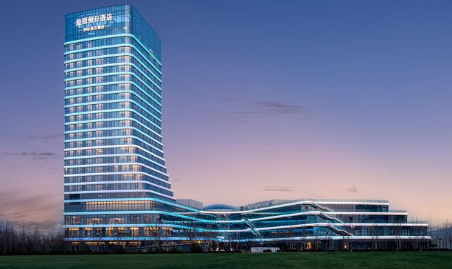 Crowne Plaza Olympic Sports Center Exterior