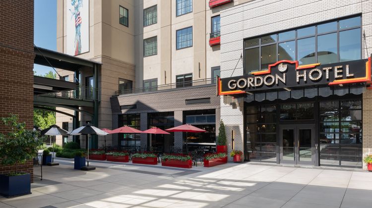 The Gordon Hotel Exterior