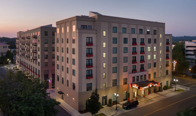 The Gordon Hotel Exterior