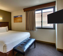 EverSpring Inn & Suites, Bismarck Suite
