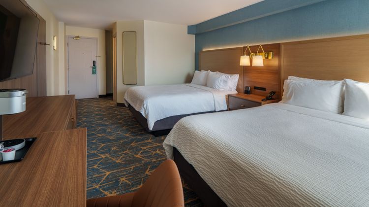 Holiday Inn Laval-Montreal Room