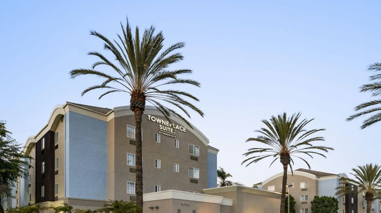 TownePlace Suites Anaheim Maingate Exterior