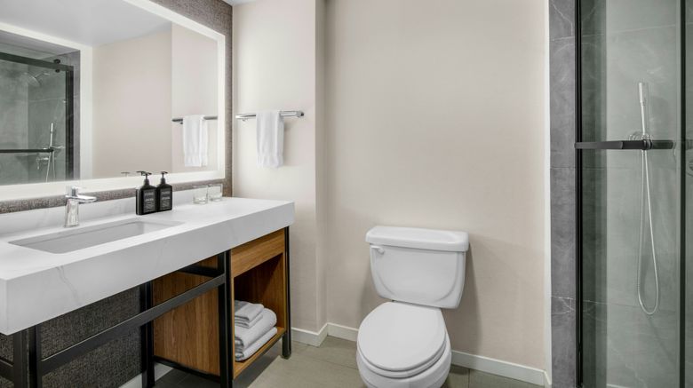 <b>Sheraton Metairie - New Orleans Hotel Room</b>. Images powered by <a href="https://www.leonardoworldwide.com/" title="Leonardo Worldwide" target="_blank">Leonardo</a>.