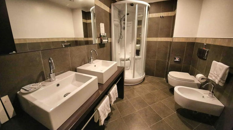 <b>Vercelli Palace Hotel Room</b>. Images powered by <a href="https://www.leonardoworldwide.com/" title="Leonardo Worldwide" target="_blank">Leonardo</a>.