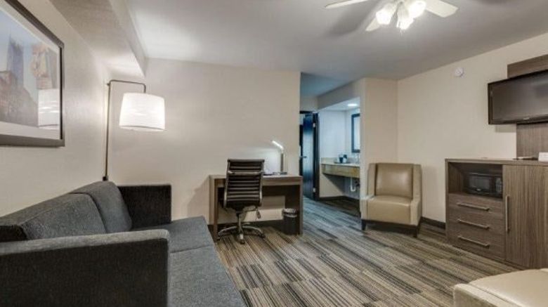 <b>Alexis Inn & Suites Hotel Suite</b>. Images powered by <a href="https://www.leonardoworldwide.com/" title="Leonardo Worldwide" target="_blank">Leonardo</a>.