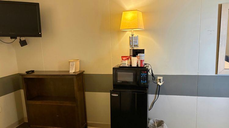 Boarders Inn & Suites by Cobblestone Room