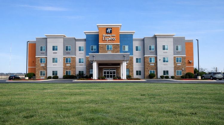 Holiday Inn Express & Suites Bridgeport Exterior