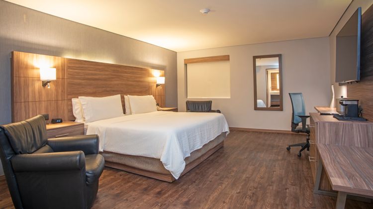 Holiday Inn Express Morelia Suite
