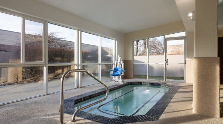 Garner Hotel Provo South Spa