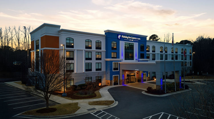 Holiday Inn Exp & Stes RW Lenovo Center Exterior