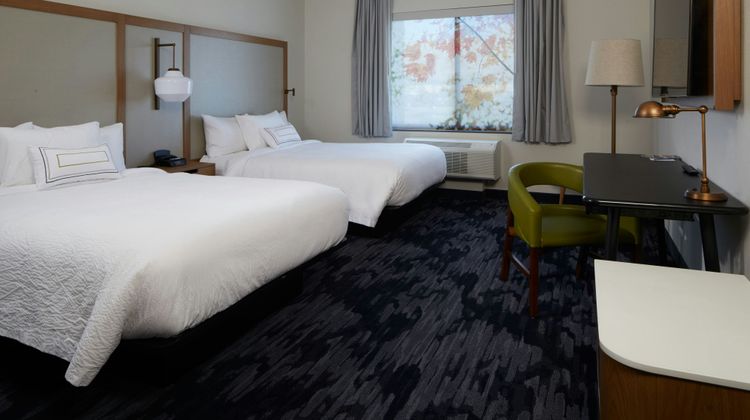 Fairfield Inn & Suites Riverside Room